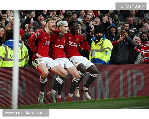 霍伊伦头球绝杀尤文，麦肯尼失误送礼成转折点