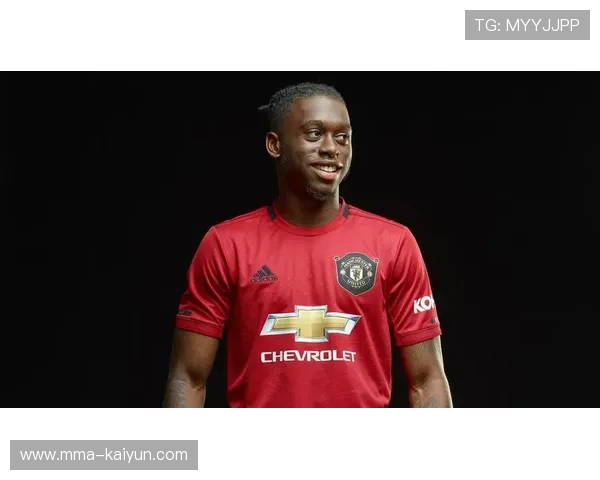 马赛后卫入选联赛最佳阵容，防守数据亮眼