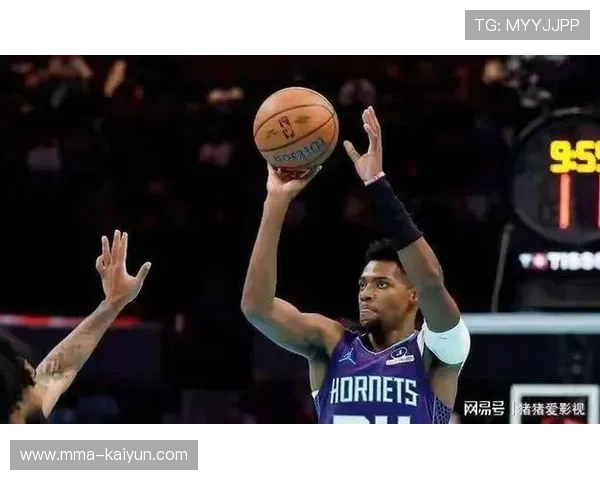 黄蜂130-93大胜76人，三球重返首发率队终结宫斗疑云